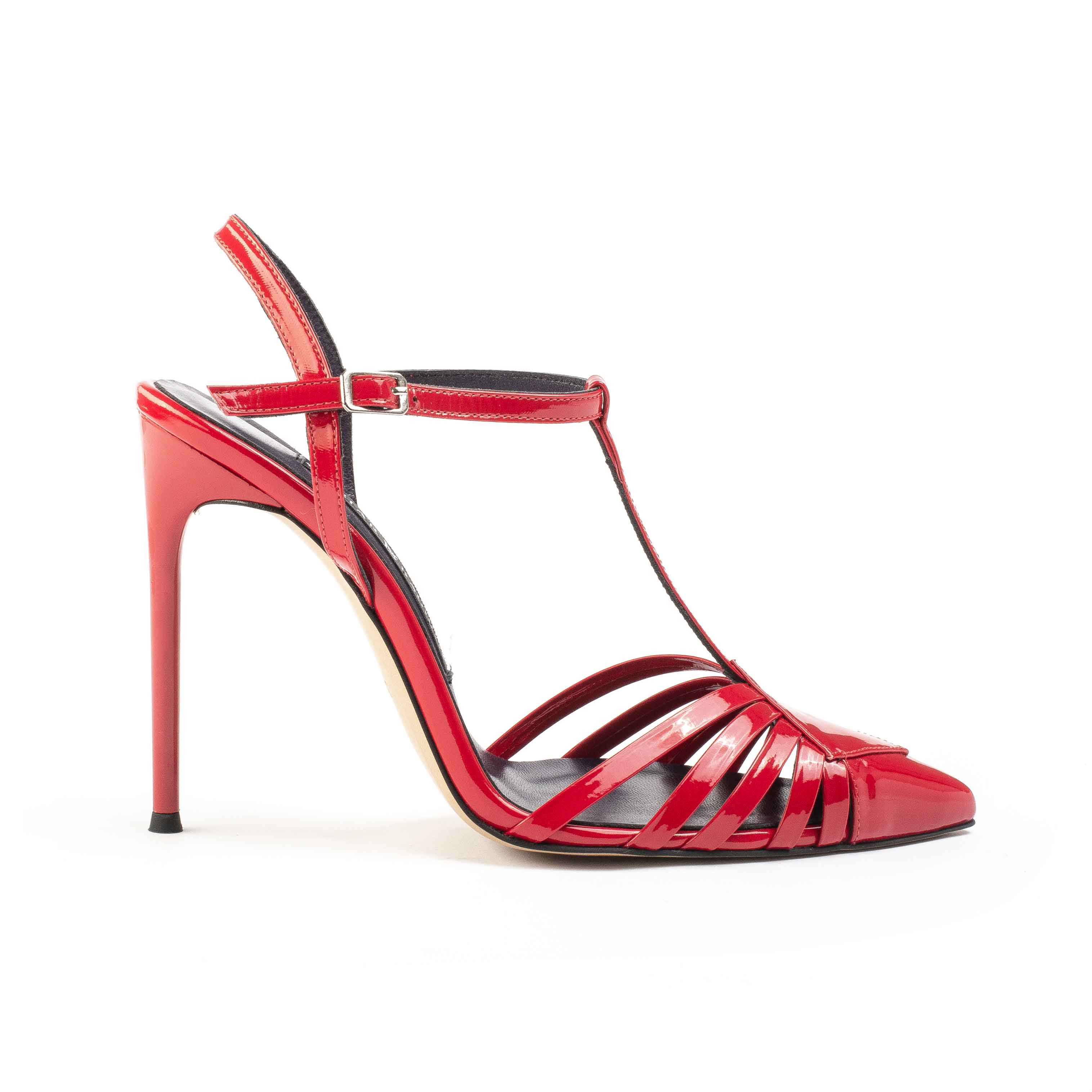 Qırmızı laklı dəri